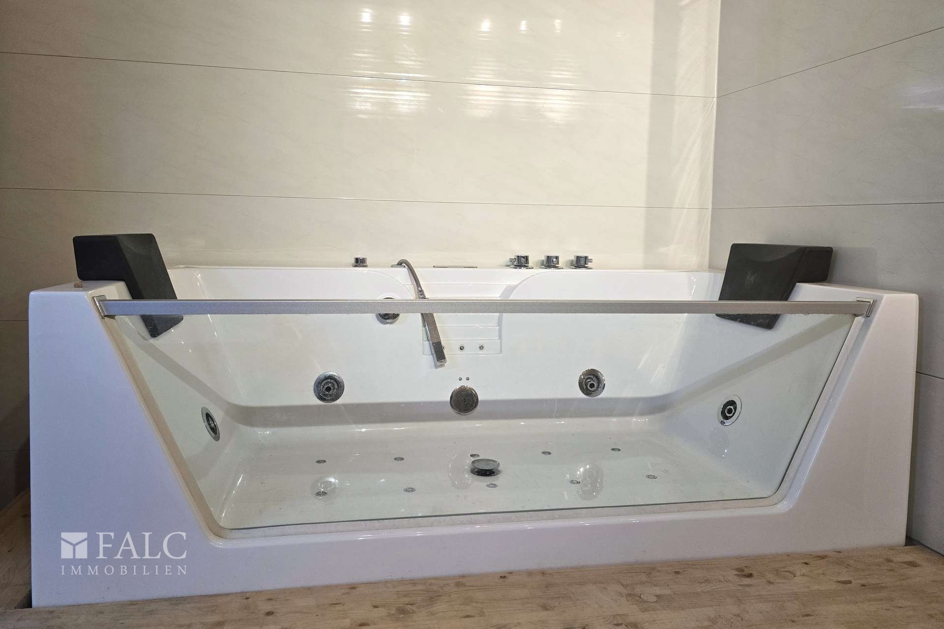 KG Whirlpool
